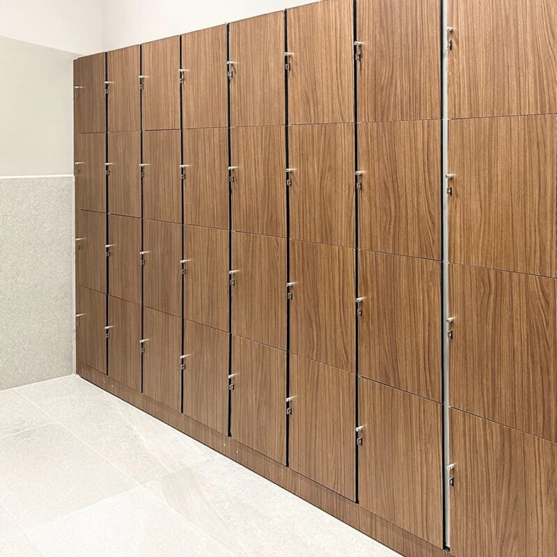 Lockers Smart de laminado compacto y aluminio
