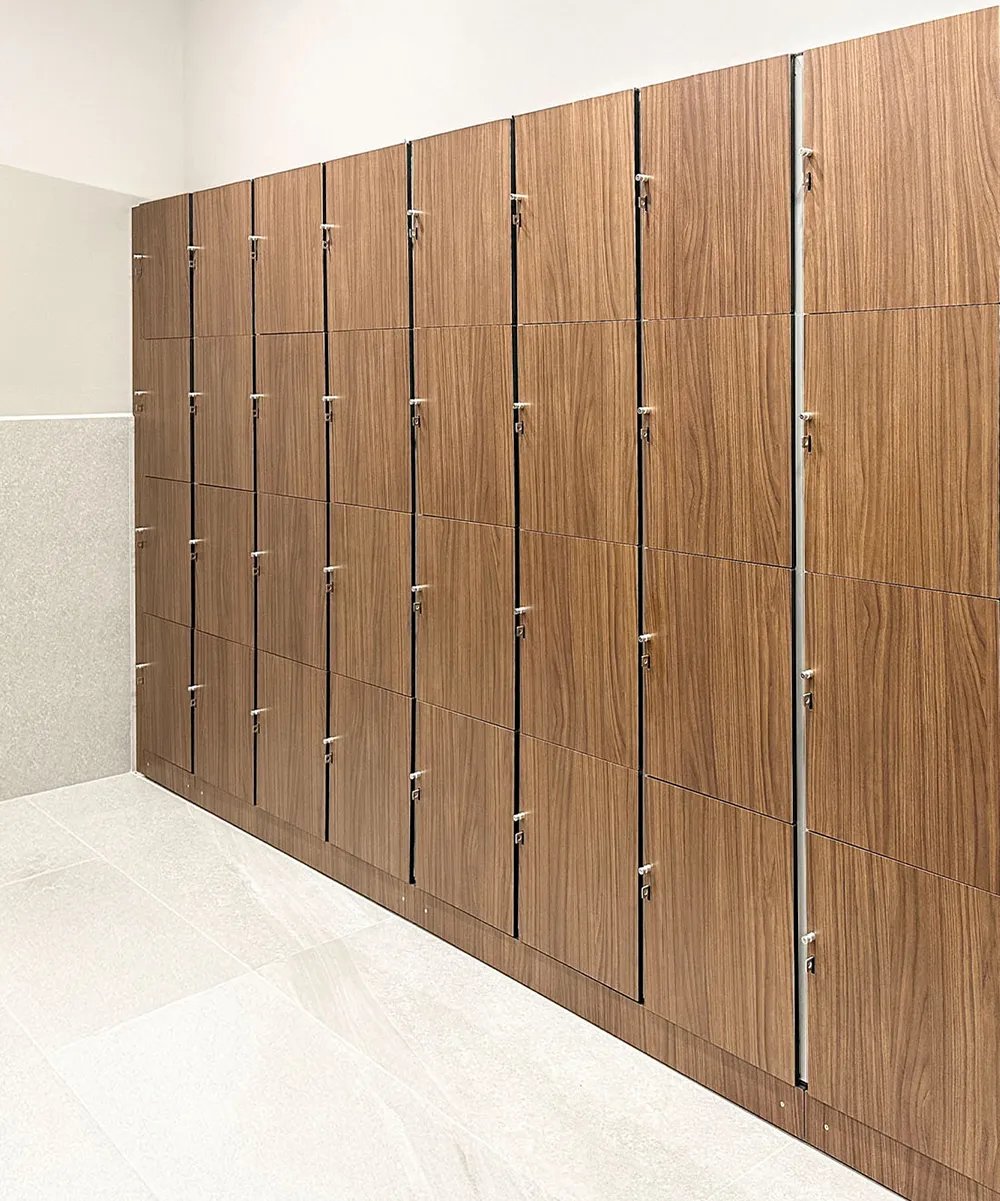 Lockers Smart de laminado compacto y aluminio